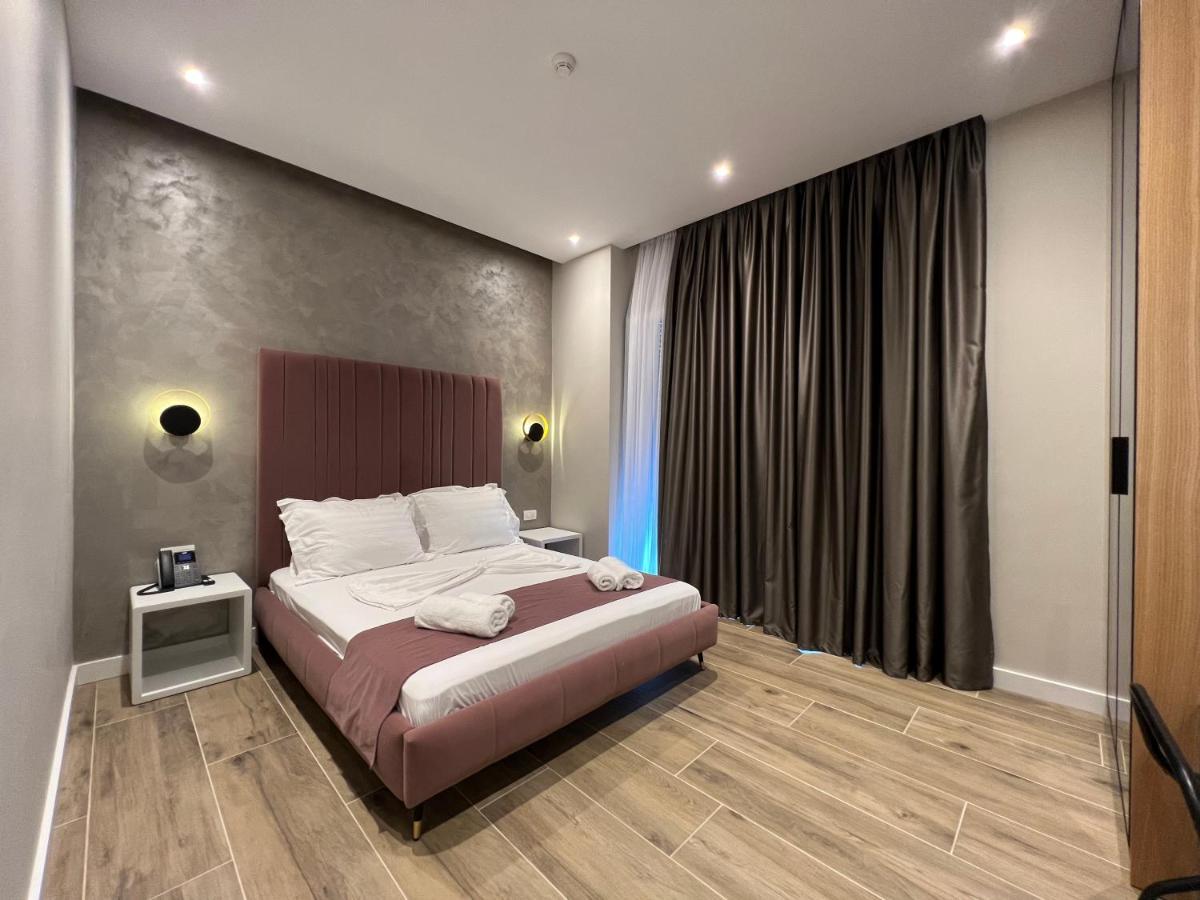 Domus Hotel & Apartments Shengjin Bagian luar foto