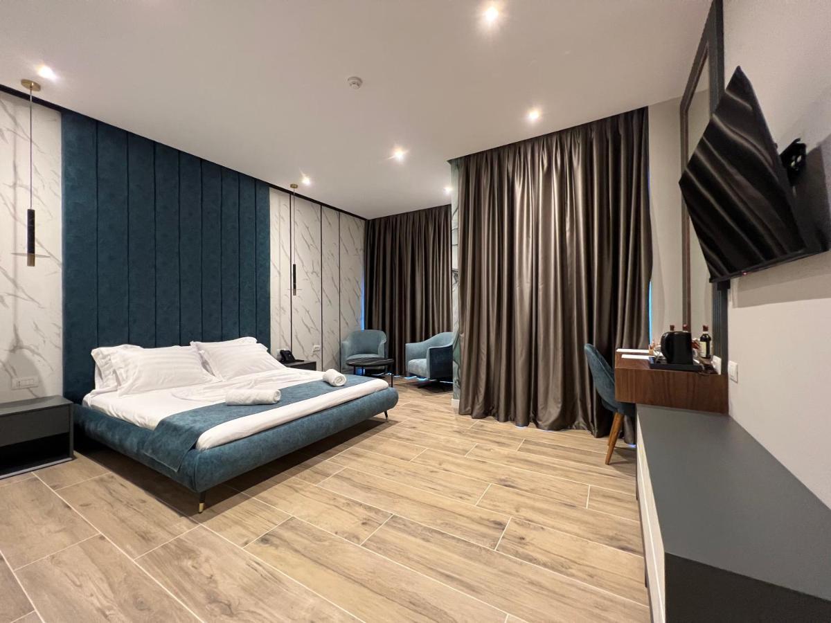 Domus Hotel & Apartments Shengjin Bagian luar foto
