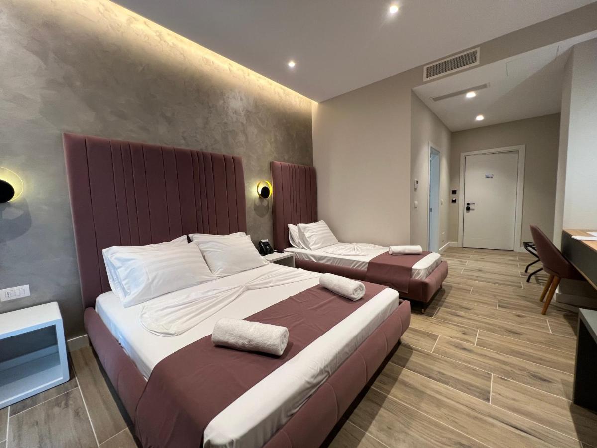 Domus Hotel & Apartments Shengjin Bagian luar foto