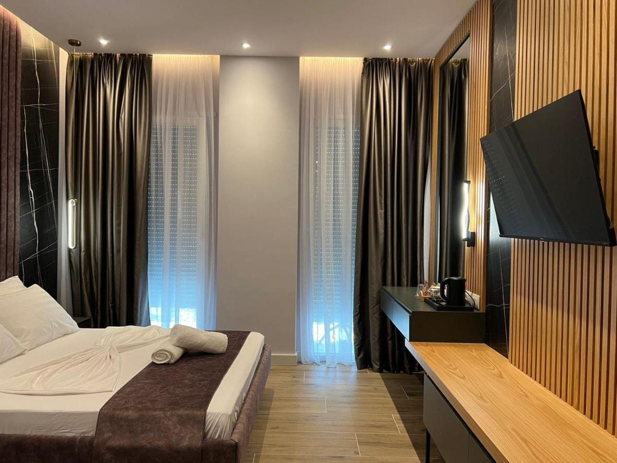 Domus Hotel & Apartments Shengjin Bagian luar foto