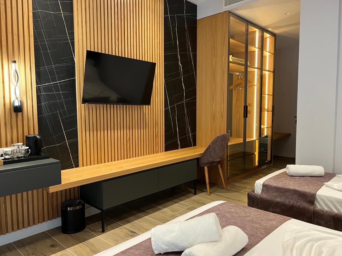 Domus Hotel & Apartments Shengjin Bagian luar foto