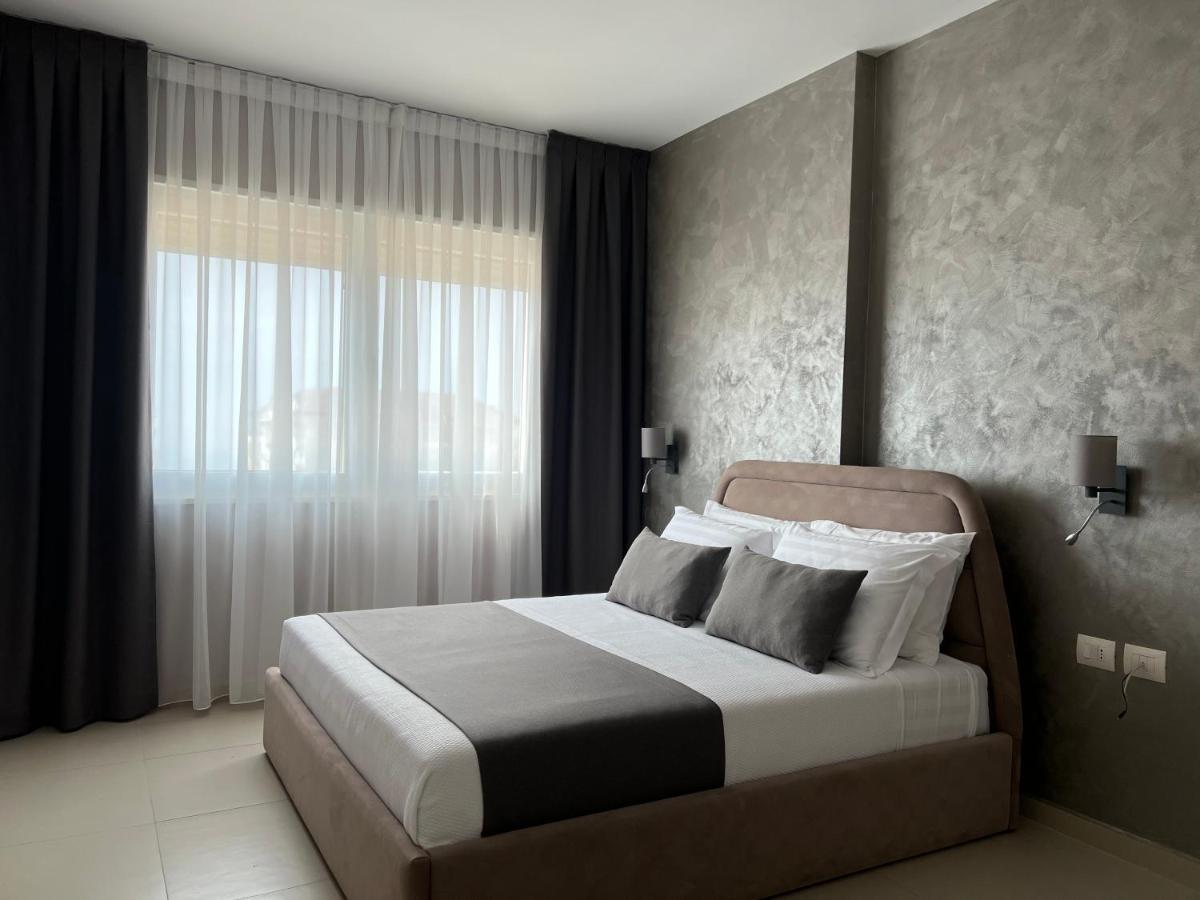 Domus Hotel & Apartments Shengjin Bagian luar foto