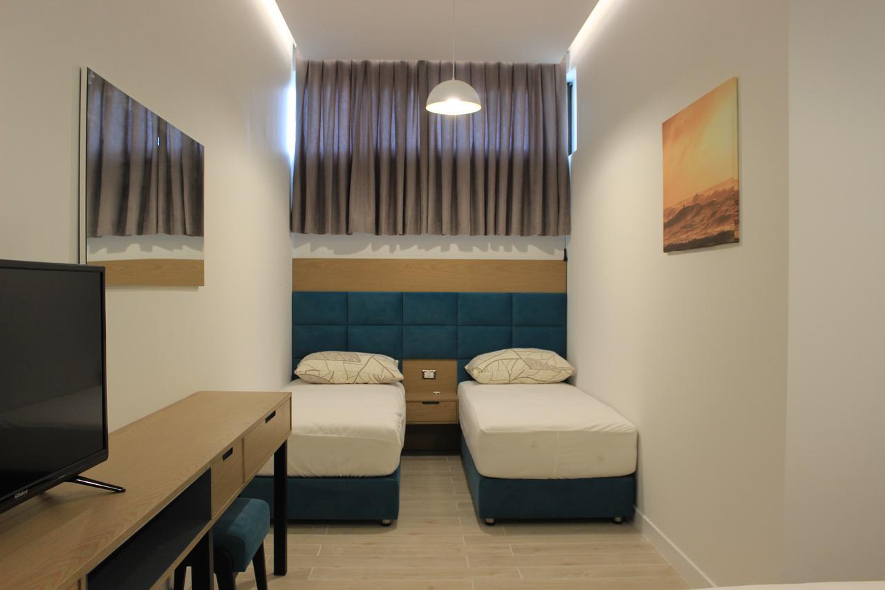 Domus Hotel & Apartments Shengjin Bagian luar foto