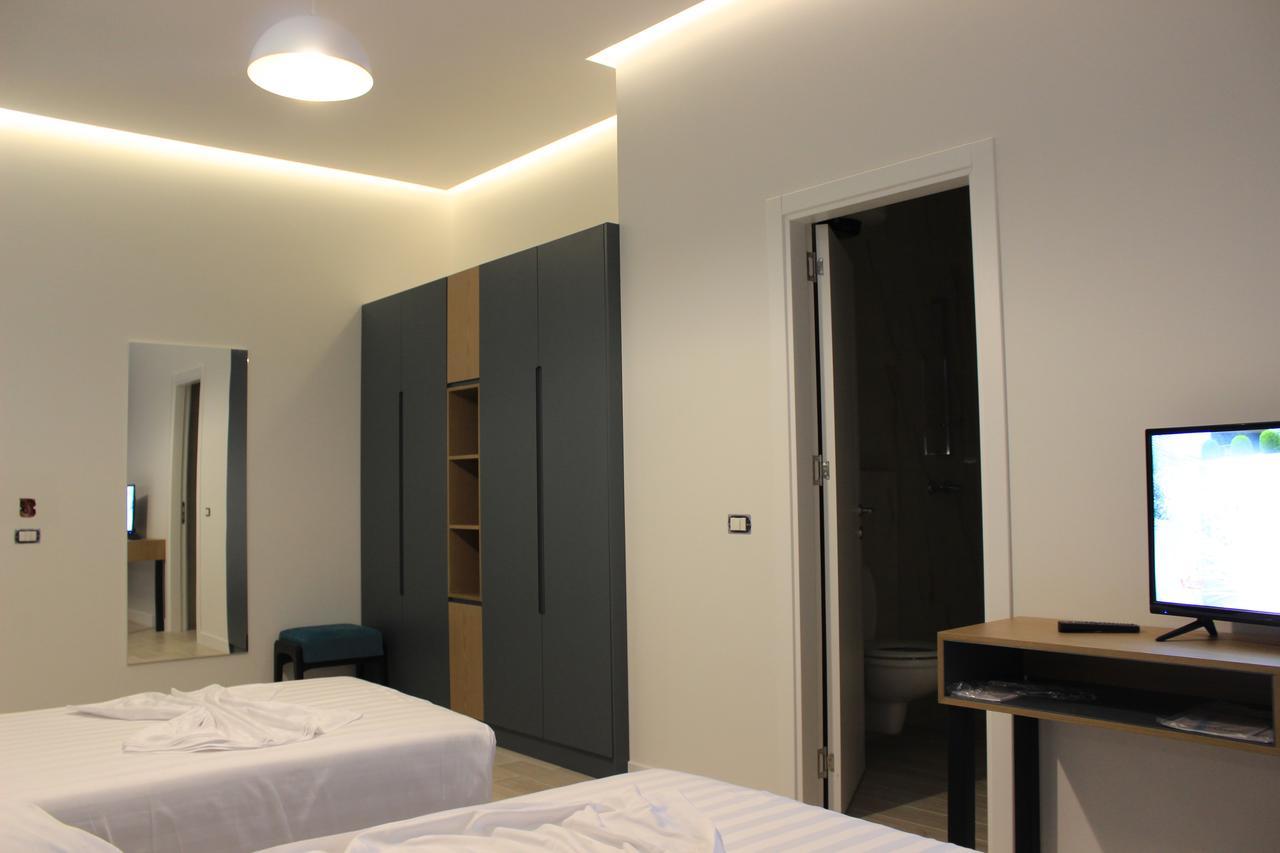 Domus Hotel & Apartments Shengjin Bagian luar foto