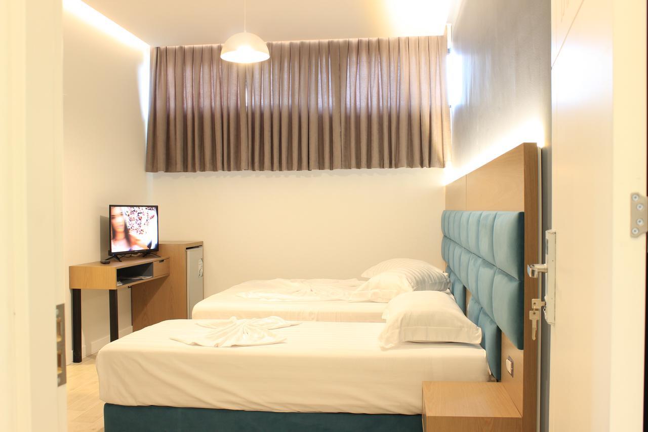 Domus Hotel & Apartments Shengjin Bagian luar foto