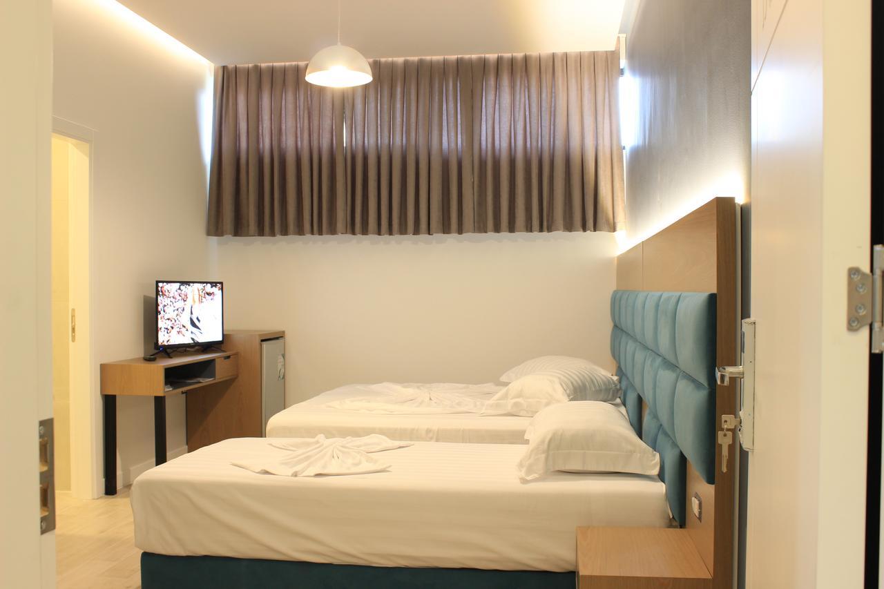 Domus Hotel & Apartments Shengjin Bagian luar foto