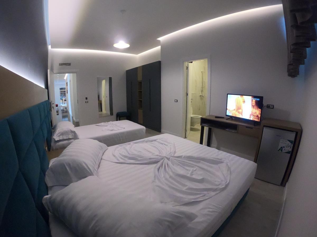 Domus Hotel & Apartments Shengjin Bagian luar foto